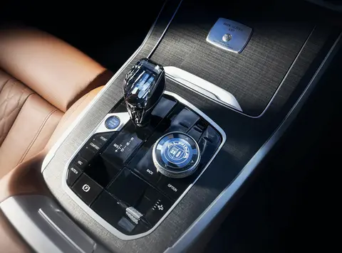 又一德系王牌SUV,搭载4.4升V8发动机,加速3.9秒,限量120台